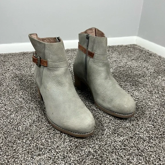 Dansko Waterproof Boots Sz 39/9 - Picture 4 of 15